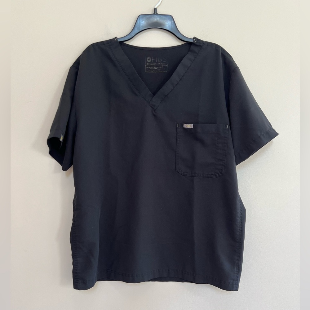FIGS Men's Two-Pocket Scrub Top in Black with Yellow Details #PM2600, L